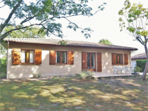 Holiday Home L'Orée du Bois - HUT100